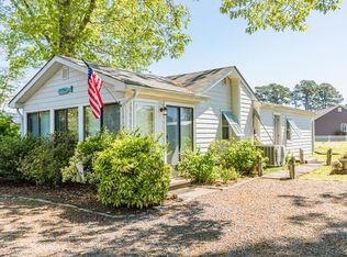 162 Hunton Ave, Deltaville, VA 23043