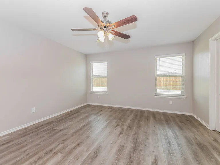 2609 Hutchins Dr — Photo 11