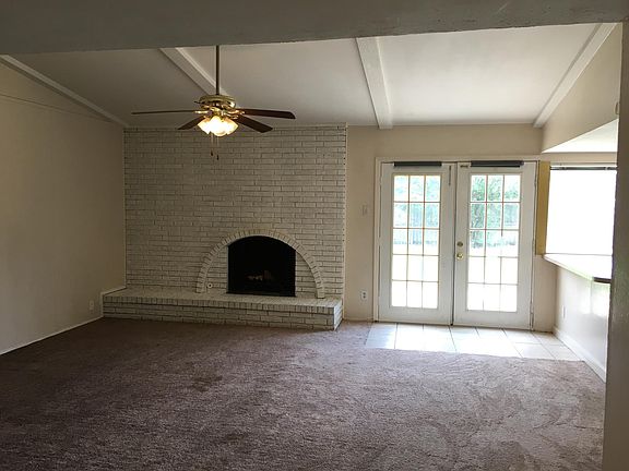 2nd image of 2934 Robin Hill Ln