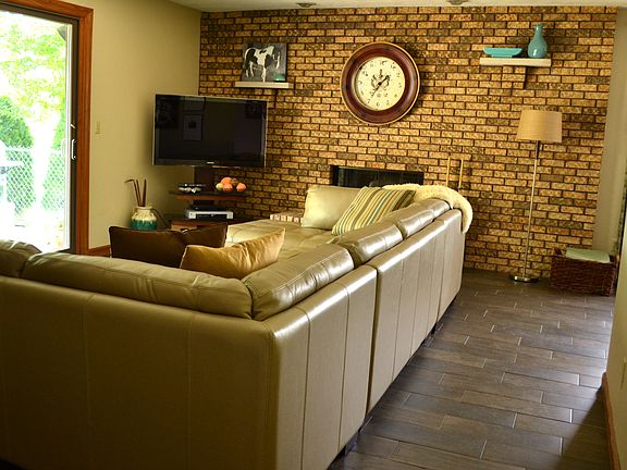 4th image of 30 Birch Lake Dr