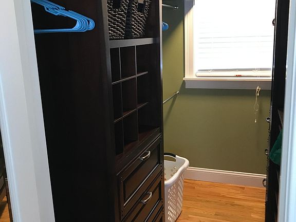 Master Bedroom Walk In Closet