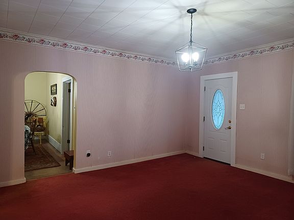 4th image of 304 S Powell St