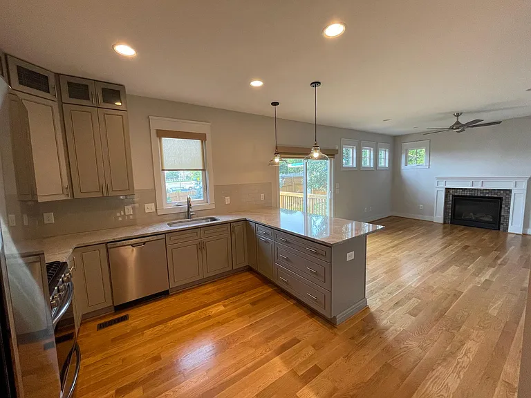 2513 Francis St — Photo 16