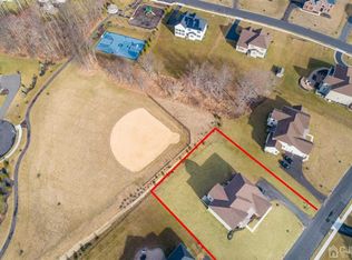 6 Erin Pl, Flemington, NJ 08822