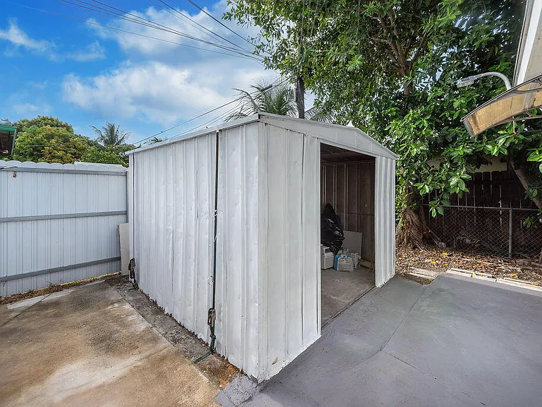 321 NW 21st Ave #H — Photo 14
