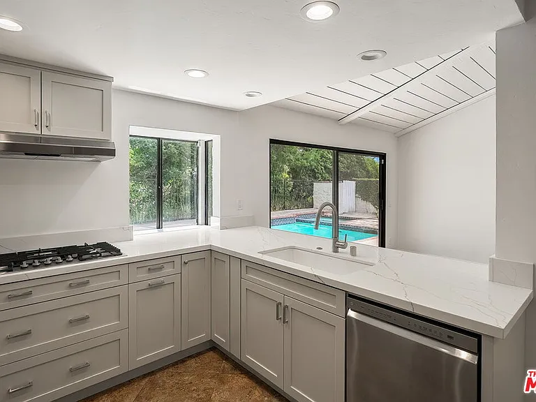 2952 Bottlebrush Dr — Photo 17