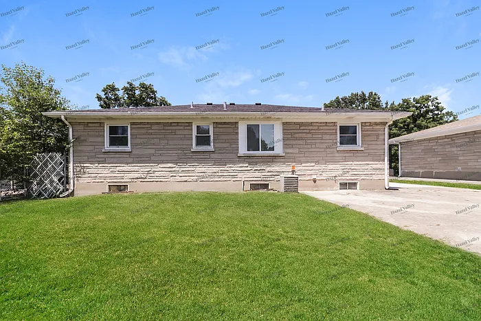 4315 Clarene Dr — Photo 12