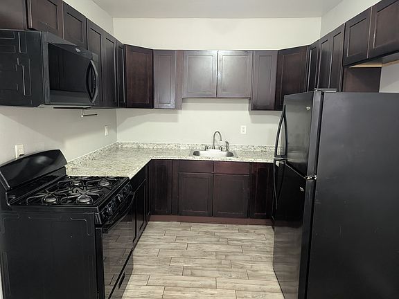 3rd image of 22 Daggett St Unit 1