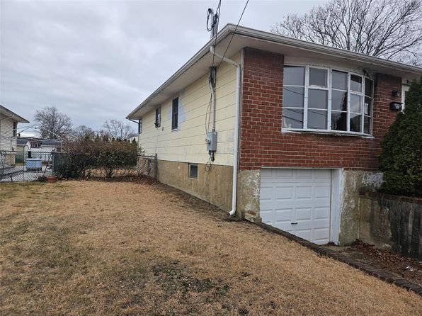 2874 Hempstead Lane, Wantagh, NY 11793