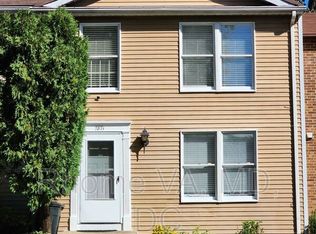 7871 Tyson Oaks Cir, Vienna, VA 22182