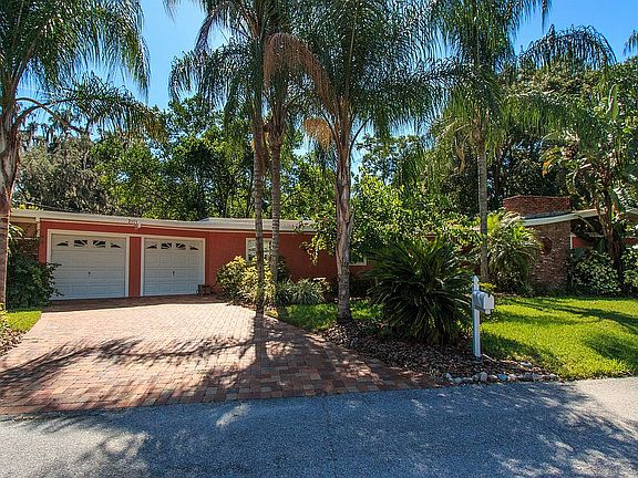 2nd image of 2101 Palm Ln