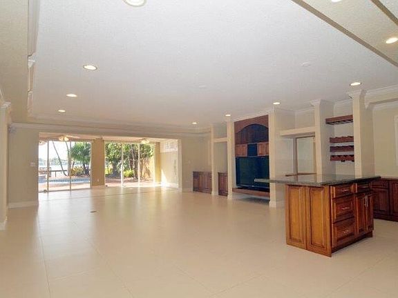 5th image of 1330 Stillwater Dr #1