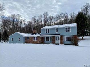 7492 Armstrong Rd, Manlius, NY 13104