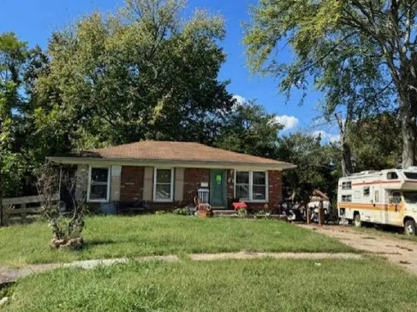 4000 Sea Wave Ct, Louisville, KY 40229