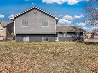 9410 E Marion St, Wichita, KS 67210