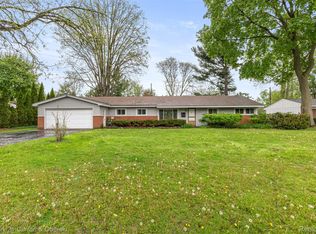 7271 Cottonwood Knl, West Bloomfield, MI 48322