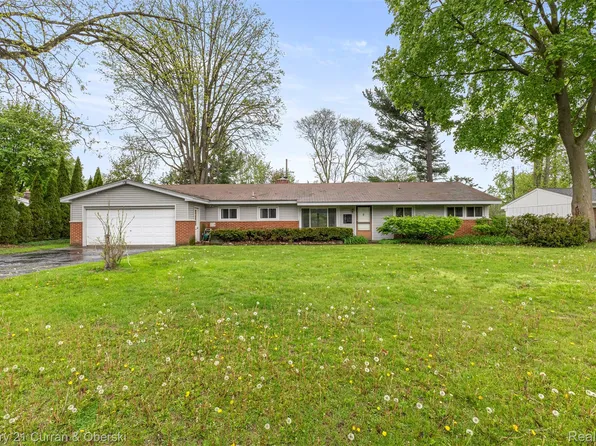 7271 Cottonwood Knl, West Bloomfield, MI 48322