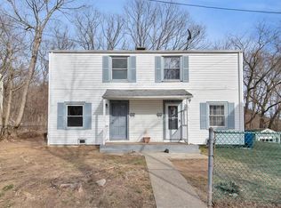 32 Hilltop Rd, New Haven, CT 06515