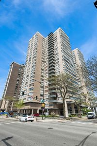 6301 N Sheridan Rd APT 17J, Chicago, IL, 60660
