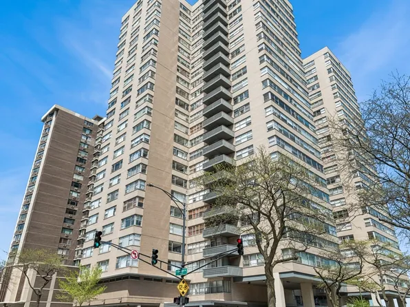 6301 N Sheridan Rd APT 17J, Chicago, IL 60660