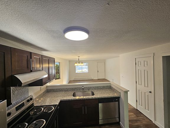 5th image of 406 E Pioneer St #13