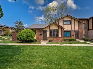 18W236 Buckingham Ln, Villa Park, IL