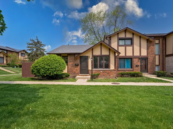 18W236 Buckingham Ln, Villa Park, IL 60181