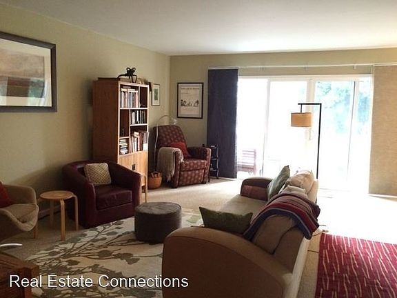 4th image of 1898 Meridian Ave Unit 39
