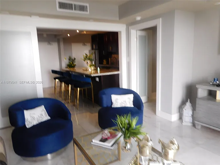 5401 Collins Ave #526 — Photo 8
