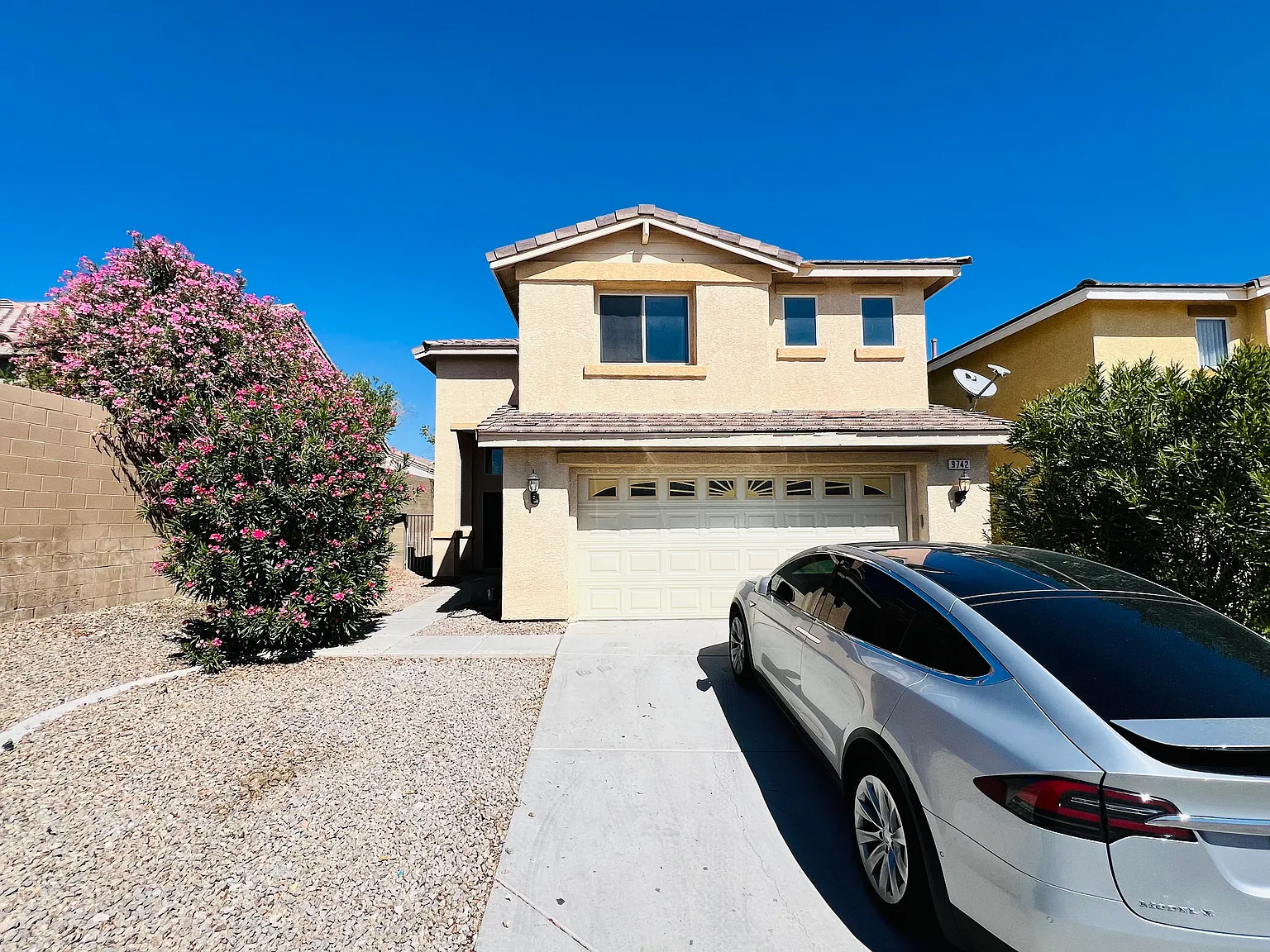 5 bed, 2447 sqft, $875 — Photo 3