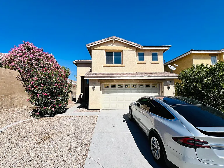 9742 W Tompkins Ave — Photo 3