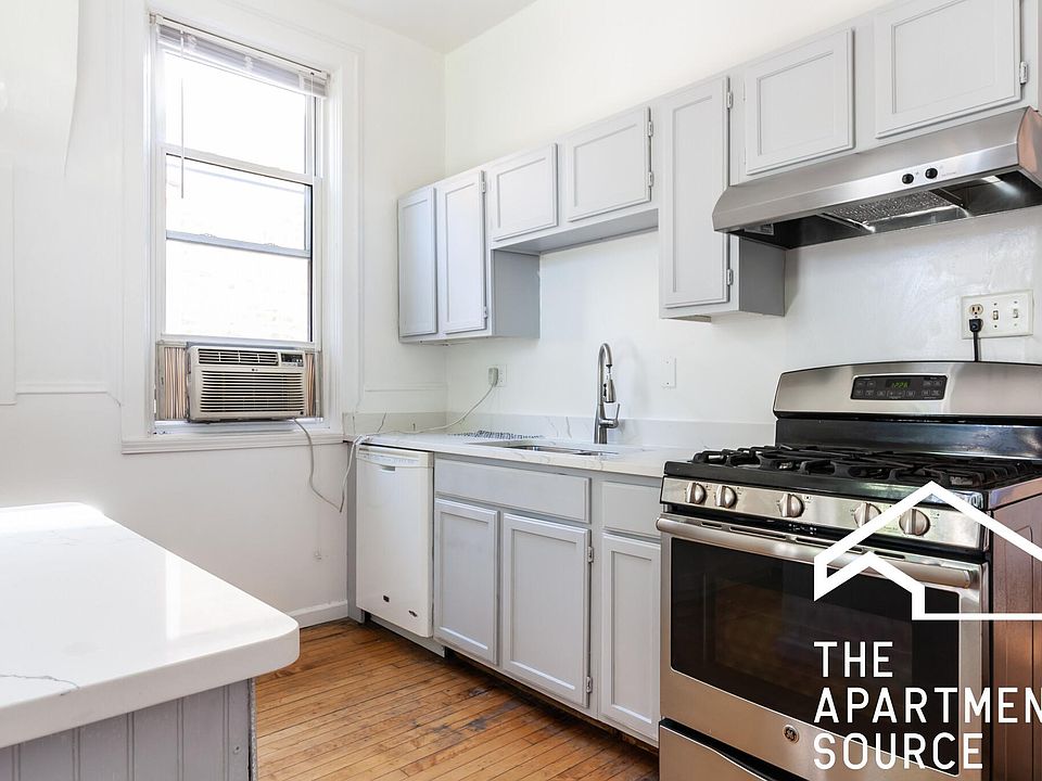 1st image of 718 W Wrightwood Ave #3