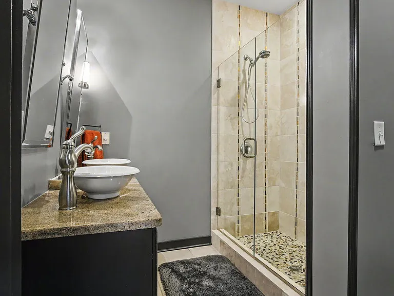 261 S Limestone St #304 — Photo 49