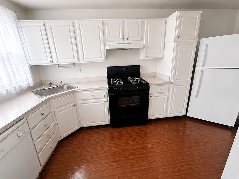 2809 Rawle St — Photo 1