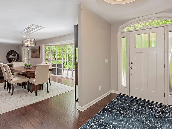 5th image of 14801 Hillbrook Ln E