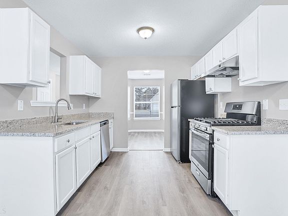 5th image of 1659 Village Place Cir NE