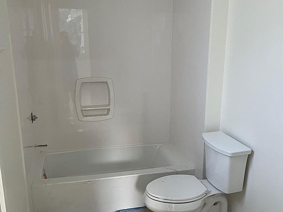 5th image of 618 N Bernadotte St #618