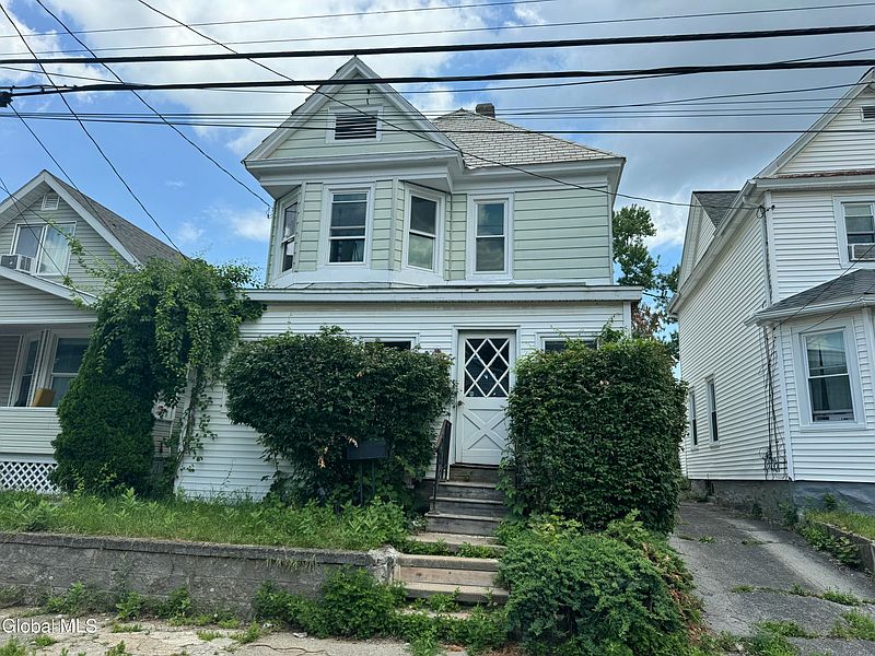 3rd image of 825 Bradt Street