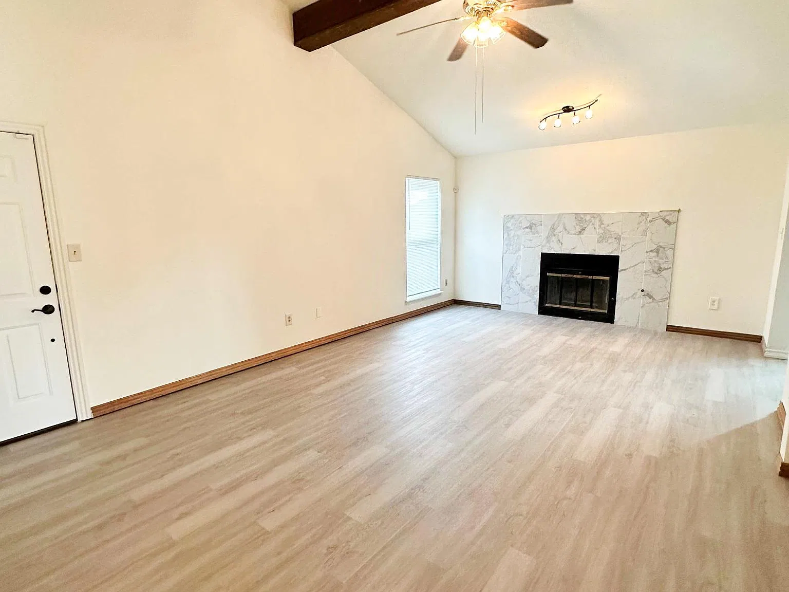 3 bed, 1400 sqft, $1,495 — Photo 2