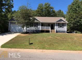 180 Three Rivers Ct, Hull, GA 30646