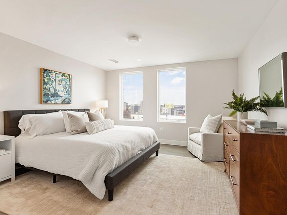 5th image of 390 Cambridge St APT 1