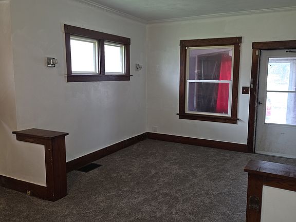 4th image of 2238 Grand Ave
