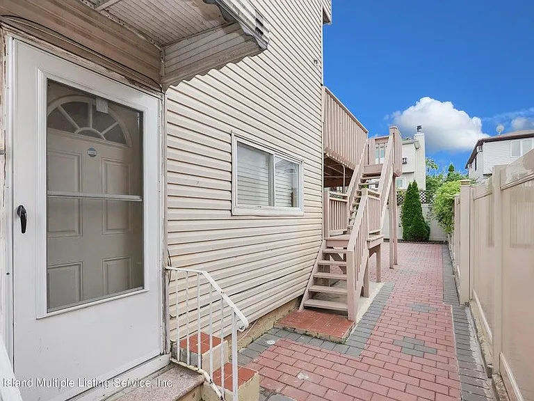 168 Braisted Ave #1 — Photo 2