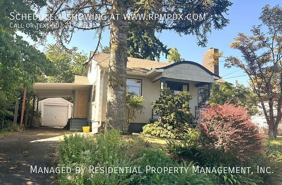 The Best of North Portland living in this delightful bungalow — Photo 3