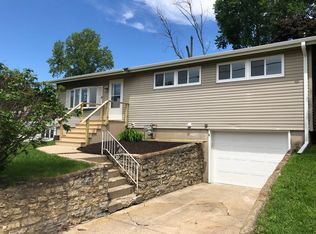 307 E 6th St, Dixon, IL 61021