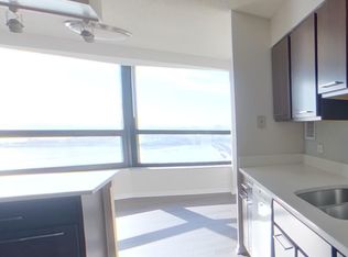 490 E Randolph St #3302, Chicago, IL 60601