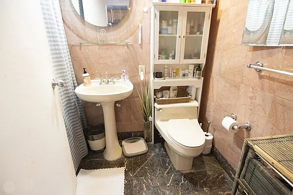 Rented by Metropolitan Property Group | media 5