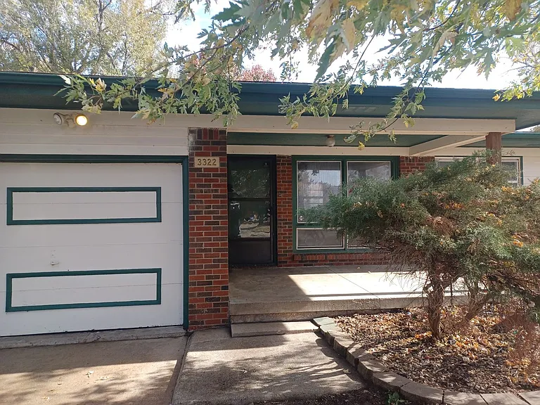 3322 S Mount Carmel Ave — Photo 5