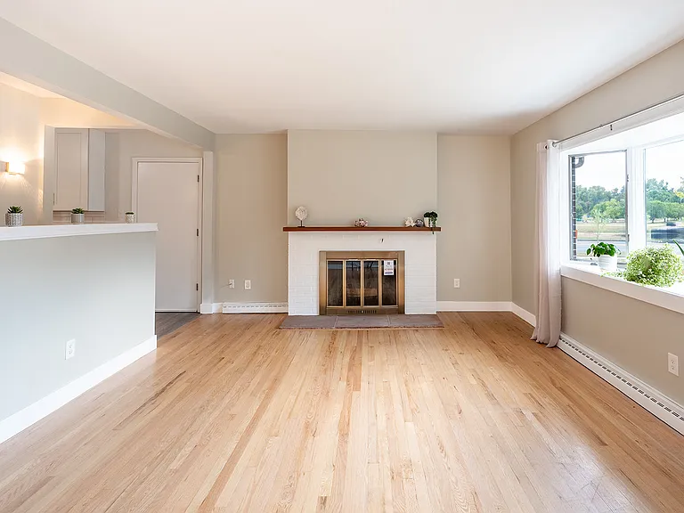 2696 S Norman Ct — Photo 4