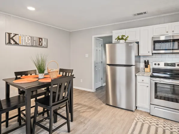 1160 Elmira St, Mobile, AL 36604